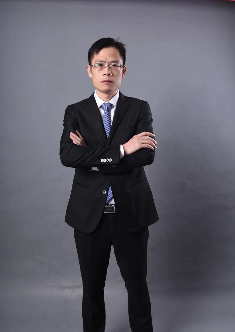 林皇辰 客户策略总监